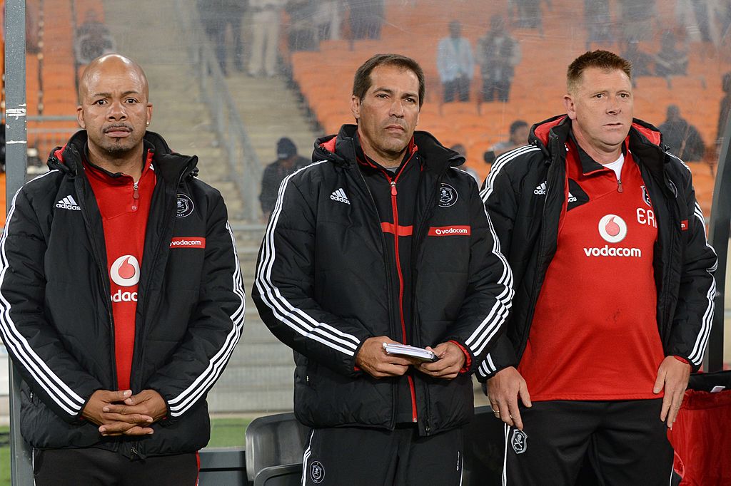 orlando pirates,equipa,eric tinkler,treinador,teboho moloi,roger de sa