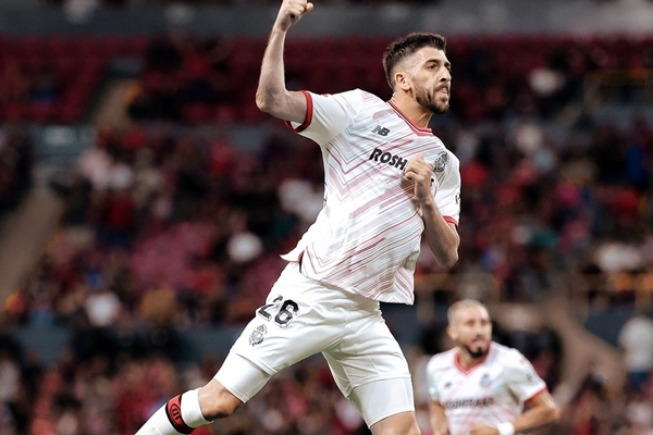 Paulinho gana el premio a Mejor Jugador de la temporada 2024/25 en Mxico