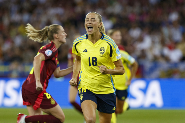 Suecia golea a Alemania y Polonia gana en su despedida