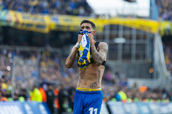 Lgrimas, goles y una lesin: Di Mara con un debut agridulce en su regreso a Rosario